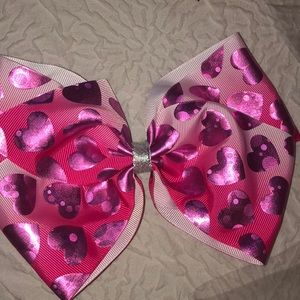 Heart bow